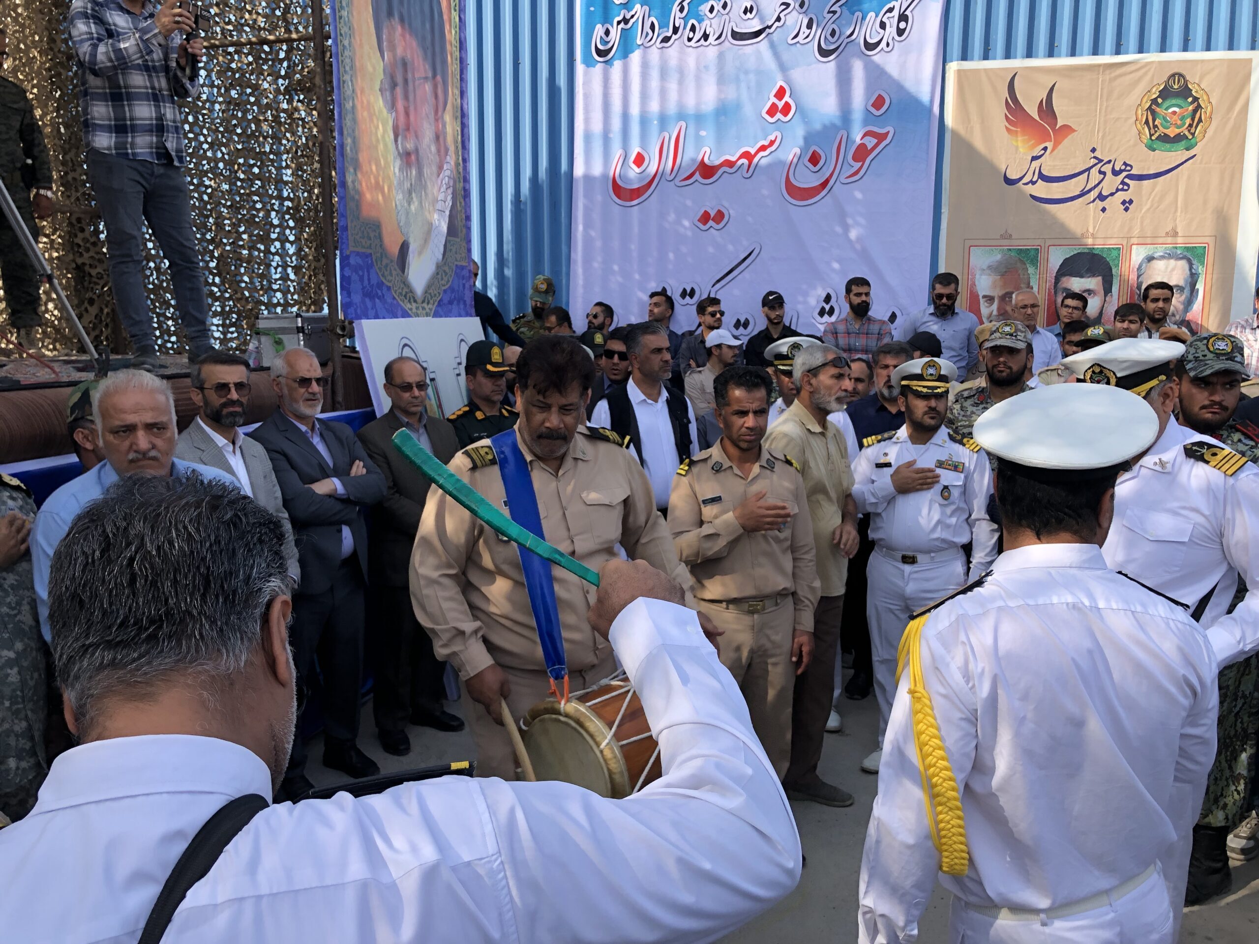 مراسم استقبال از پیکر ۲۲ شهید تازه تفحص شده در شلمچه برگزار شد مراسم استقبال از پیکر ۲۲ شهید تازه تفحص شده در شلمچه برگزار شد