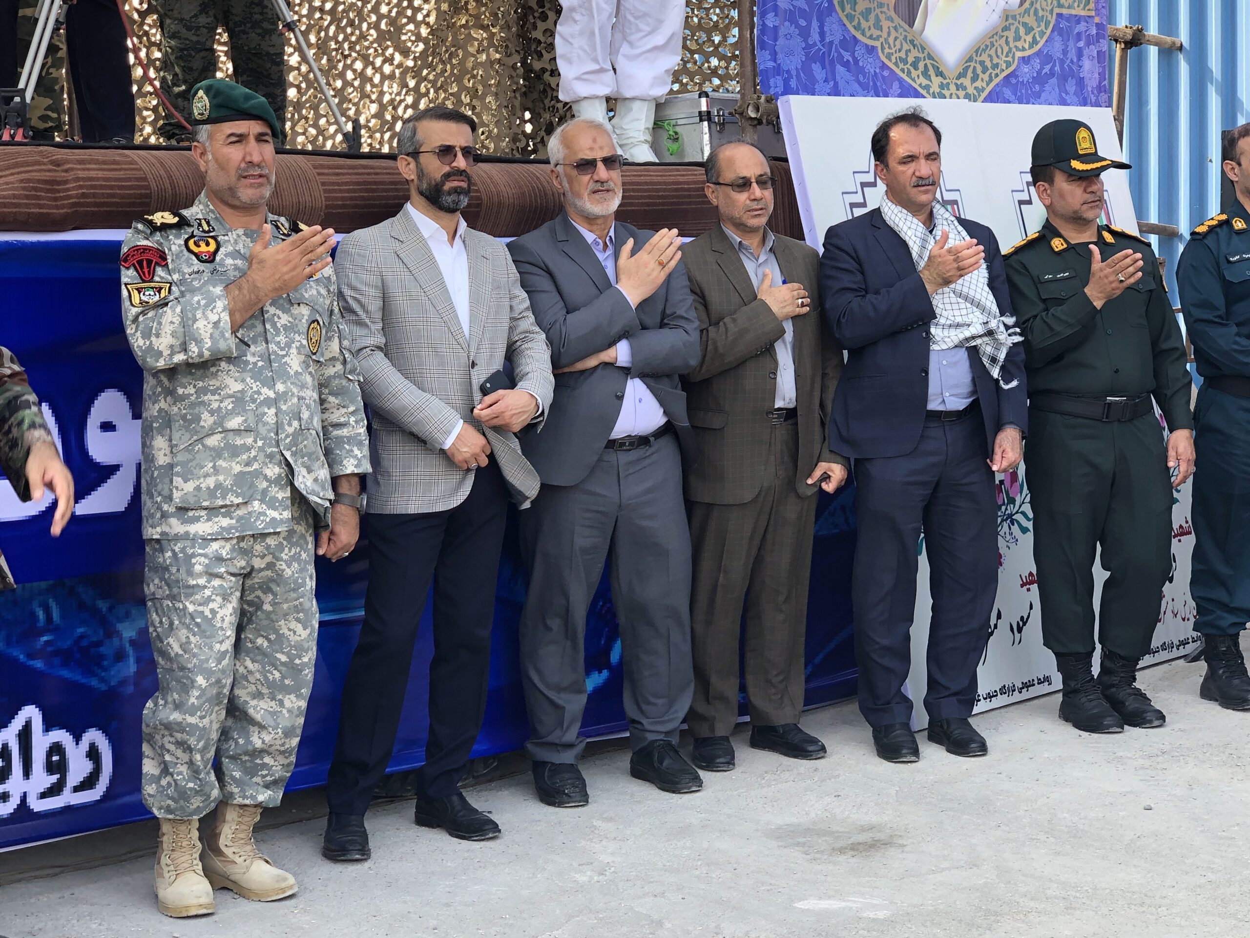 مراسم استقبال از پیکر ۲۲ شهید تازه تفحص شده در شلمچه برگزار شد مراسم استقبال از پیکر ۲۲ شهید تازه تفحص شده در شلمچه برگزار شد