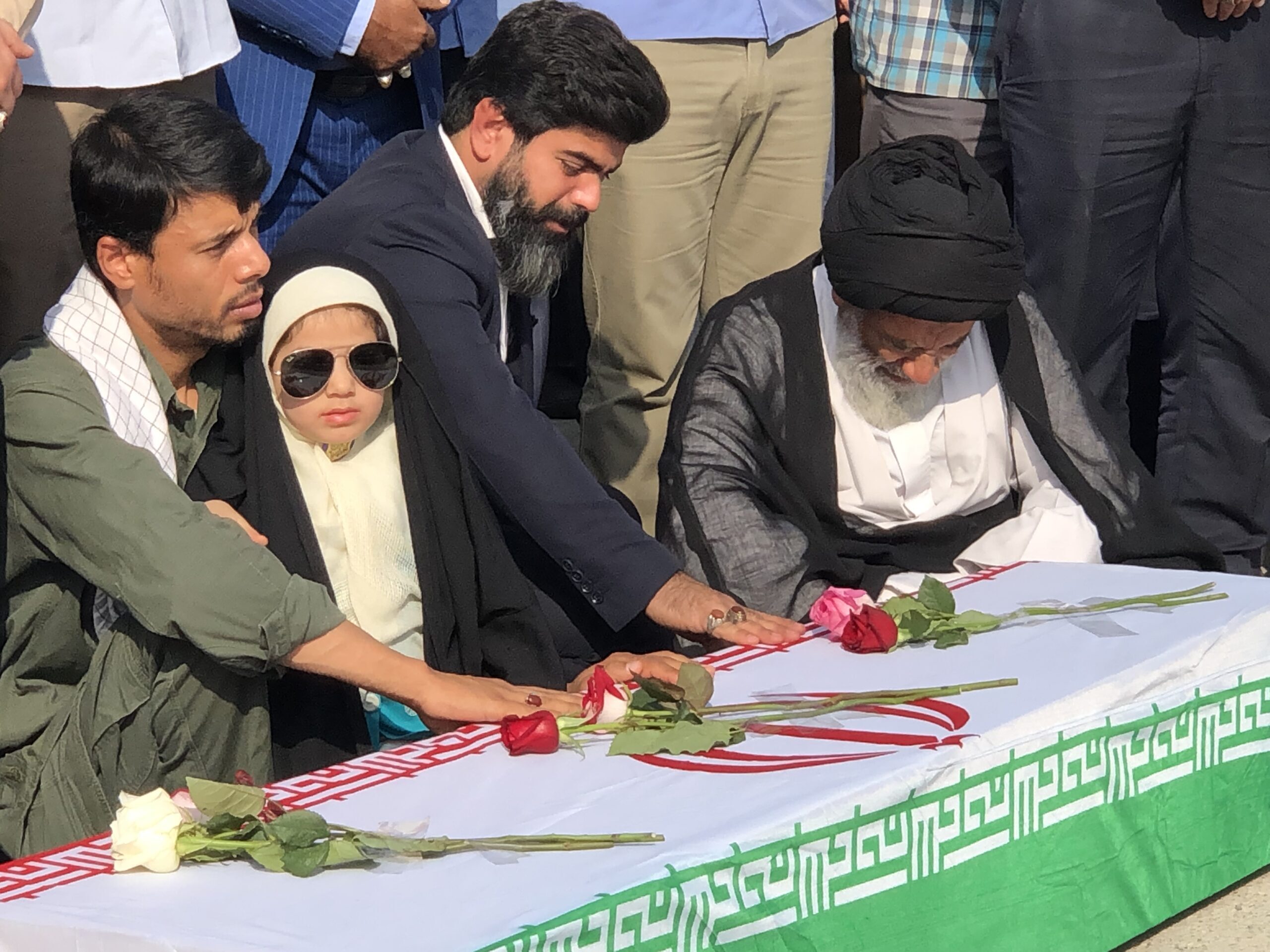 مراسم استقبال از پیکر ۲۲ شهید تازه تفحص شده در شلمچه برگزار شد مراسم استقبال از پیکر ۲۲ شهید تازه تفحص شده در شلمچه برگزار شد