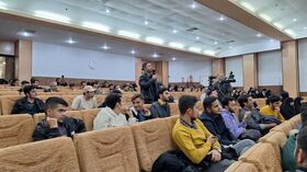 دانشجویان سوالات و مطالبات خود را با سخنگوی دولت در میان گذاشتند