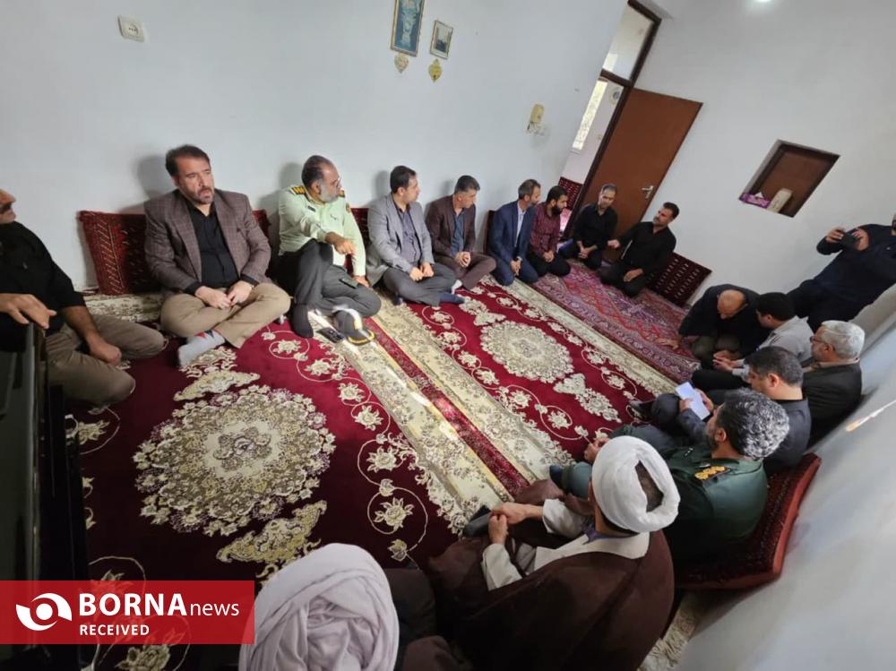 دیدار فرماندار لنگرود با خانواده درگذشتگان ترک اعتیاد + عکس دیدار فرماندار لنگرود با خانواده درگذشتگان ترک اعتیاد + عکس