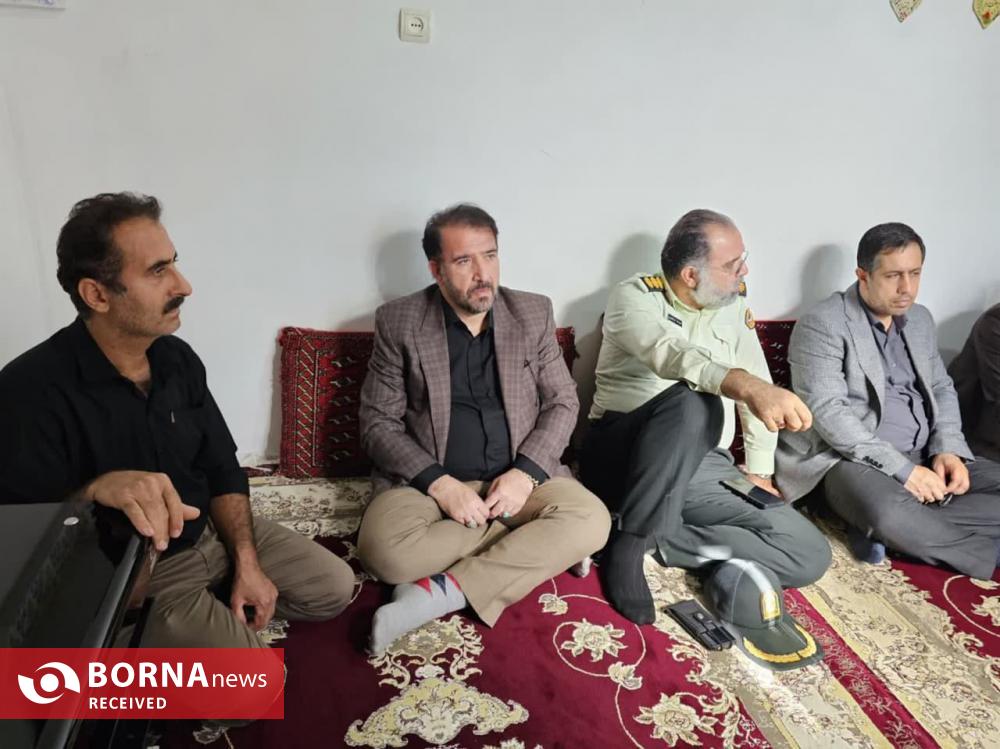 دیدار فرماندار لنگرود با خانواده درگذشتگان ترک اعتیاد + عکس دیدار فرماندار لنگرود با خانواده درگذشتگان ترک اعتیاد + عکس