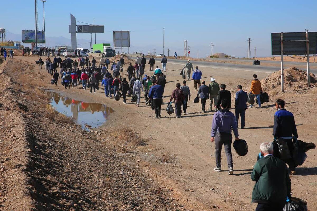 پاکسازی جاده همدان - تهران  از پلاستیک