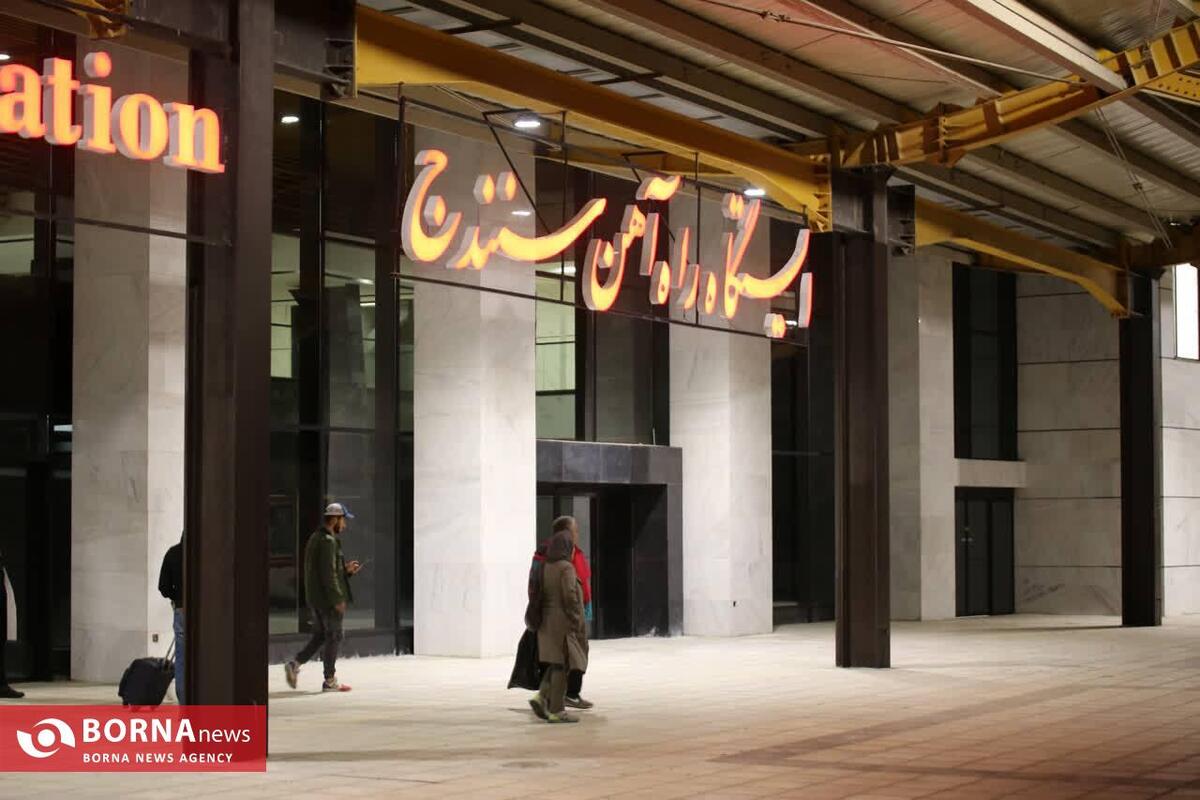 نخستین مسافران قطار سنندج_ تهران