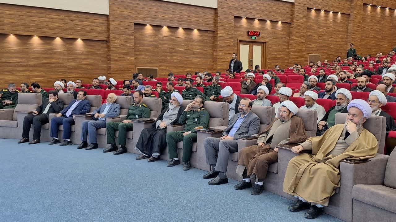 روحانیون و علما همچنان مورد اطمینان و اعتماد مردمند