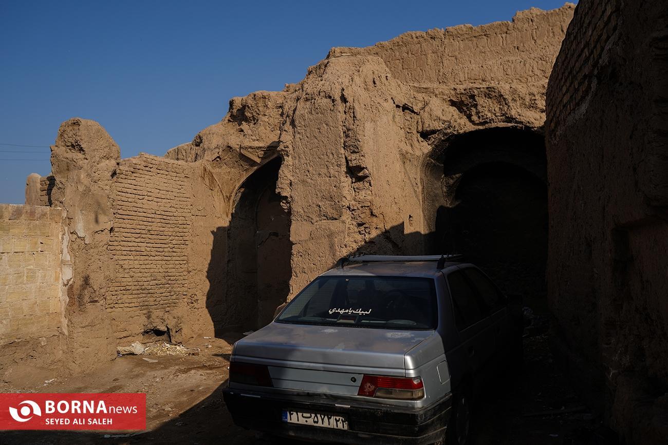 تیغ تیز تخریب این بار زیر گلوی کاشان/ تبدیل یک بنای ثبت ملی به کارگاه قالیبافی