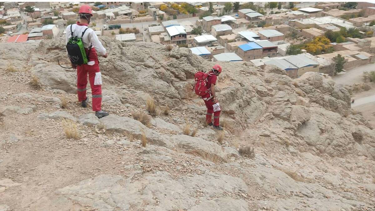 نجات ۳ کودک گرفتار در کوه‌های کرمان