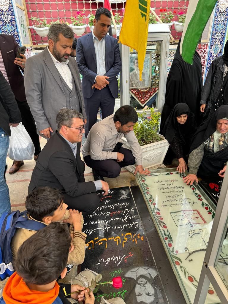 ادای احترام رئیس فدراسیون کشتی به سردار شهید حاج قاسم سلیمانی