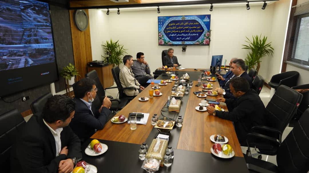 هلدینگ پتروپالایش اصفهان الگوی موفق دیگر صنایع کشور است/ازهیچ حمایتی دریغ نمیکنیم هلدینگ پتروپالایش اصفهان الگوی موفق دیگر صنایع کشور است/ازهیچ حمایتی دریغ نمیکنیم