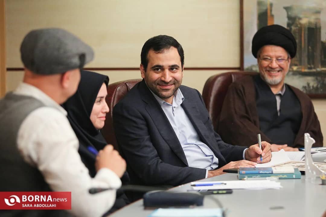 فيروزی : سلبریتی به مثابه یک فرهنگ پدیده ای ذوابعاد و حاصل رونق صنعت سرگرمی است فيروزی : سلبریتی به مثابه یک فرهنگ پدیده ای ذوابعاد و حاصل رونق صنعت سرگرمی است
