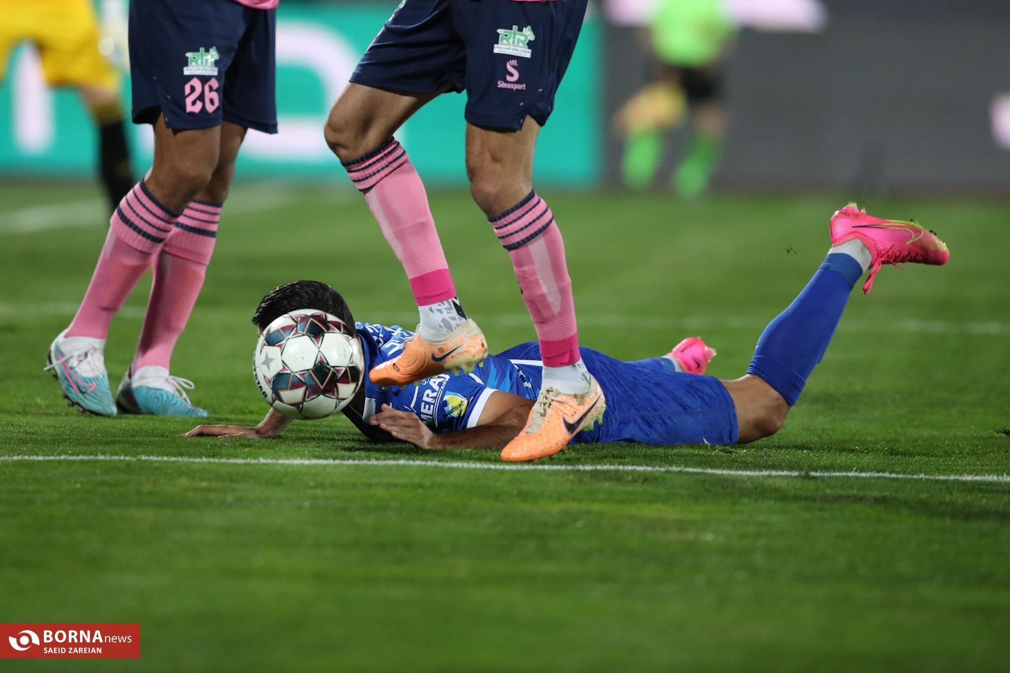 فریم به فریم با سکانس مشکوک به پنالتی در بازی استقلال - آلومینیوم