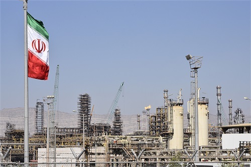 رشد 20 درصدی صنعت نفت و گاز ایران از طریق سیاست بازارسازی تضمینی و پالایشگاه های فراسرزمینی