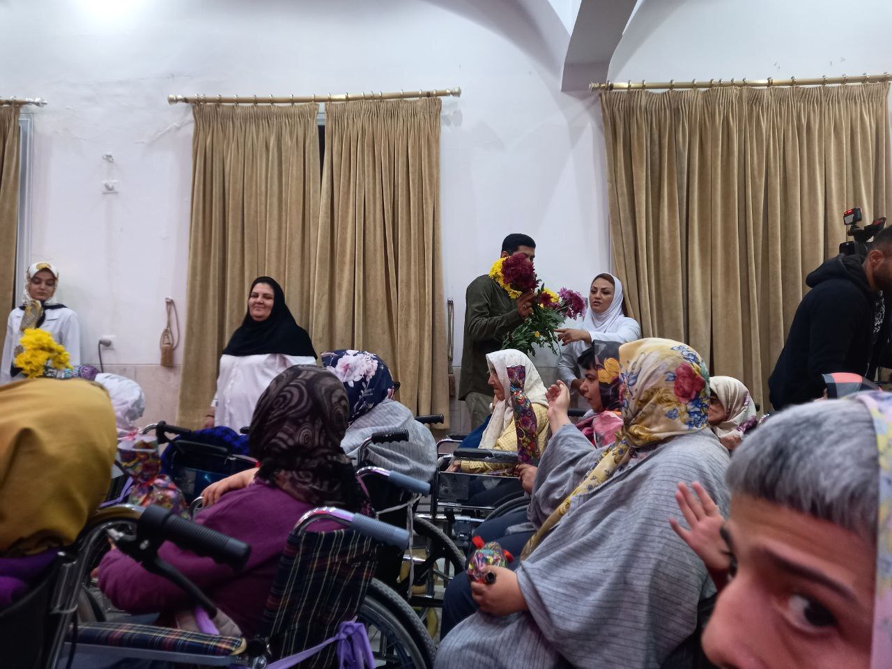ما «مادر یار» هستیم نه پرستار