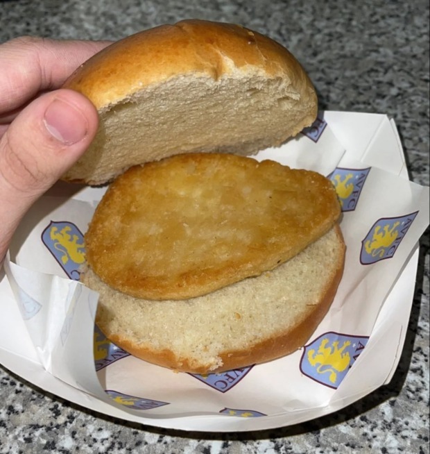 وضعیف اسفناک خوراکیهای ورزشگاهی در همه جای دنیا وضعیف اسفناک خوراکیهای ورزشگاهی در همه جای دنیا