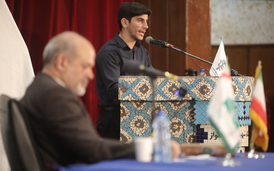 وزیر کشور: آمریکایی ها اعتراف کردند موشک‌های ایران معادلات قدرت‌های دنیا را بر هم زده است / تمدن سازی وظیفه امروز دانشگاه است / مبارزه با فساد از اولویت‌های دولت سیزدهم است / هفت سفر رییس جمهور به خوزستان به معنای عزم جدی دولت برای حل مشکلات است