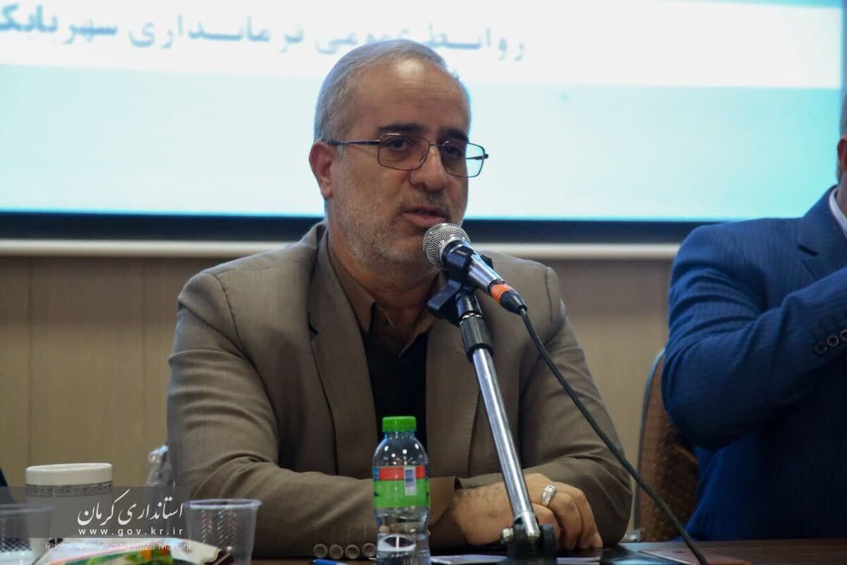 استاندار کرمان: سنگ فیروزه، ارزش افزوده بالایی را برای شهربابک خواهد داشت