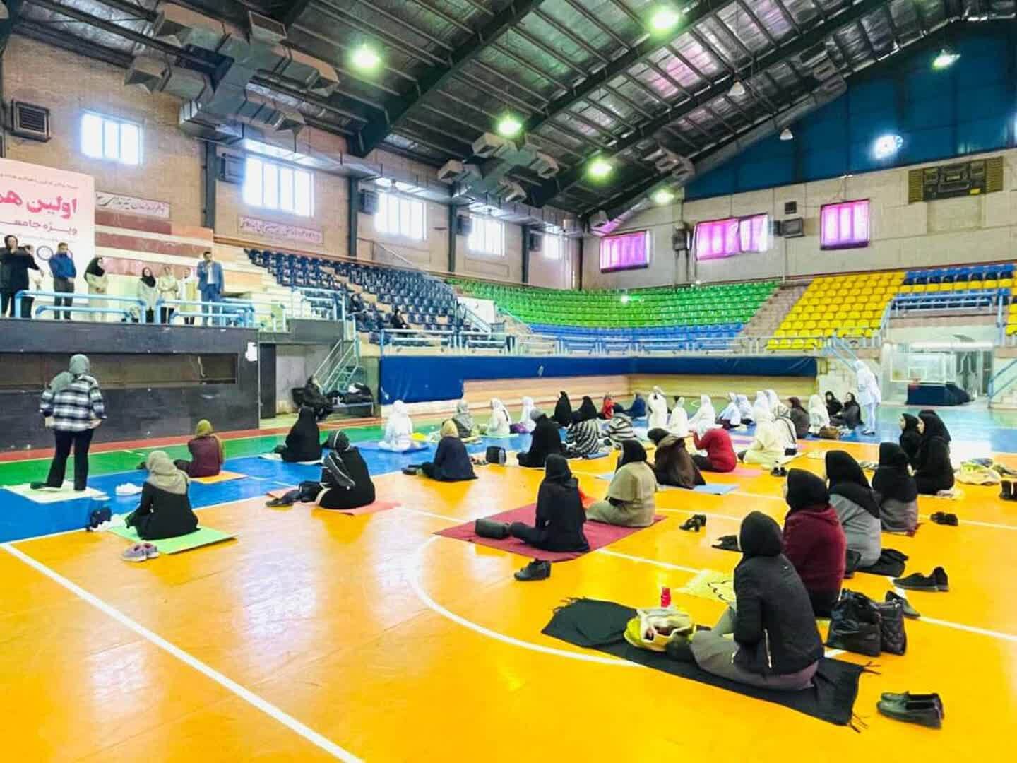 برگزاری اولین همایش یوگا بانوان و دختران جامعه کار و تلاش کرمان