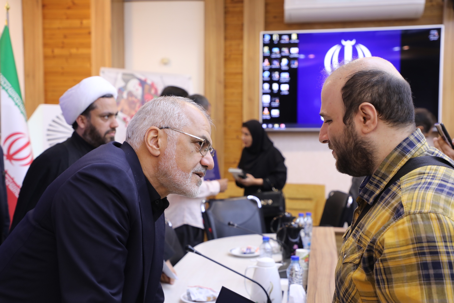 استاندار خوزستان تاکید کرد: لزوم اجرای قانون تخصیص ۳ درصد استخدام معلولان / استخدام قهرمانان ورزشی پیگیری می شود استاندار خوزستان تاکید کرد: لزوم اجرای قانون تخصیص ۳ درصد استخدام معلولان / استخدام قهرمانان ورزشی پیگیری می شود