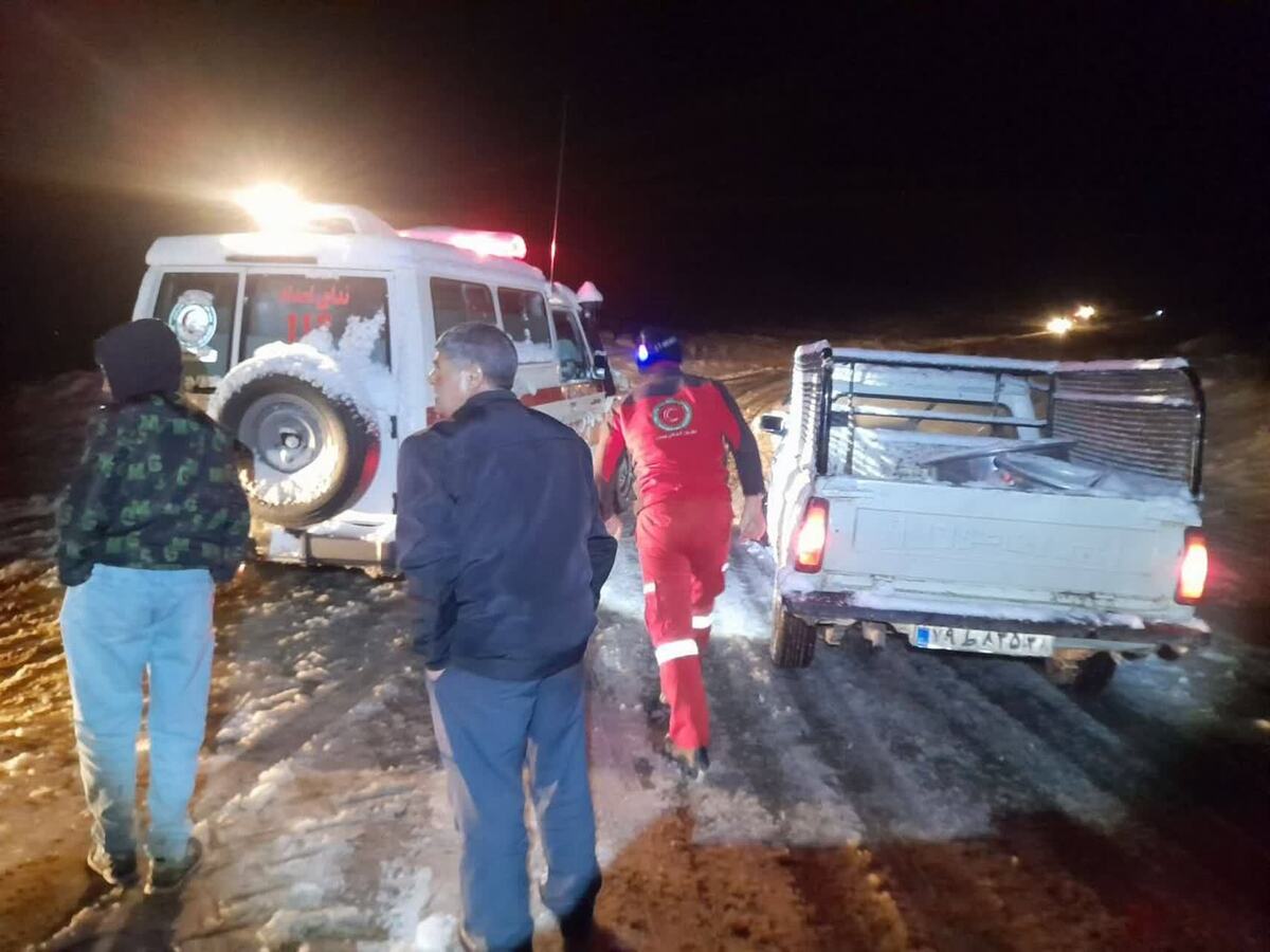 نجات ۱۰۵ نفر و  ۵۰ خودرو متاثر از برف و کولاک در تکاب