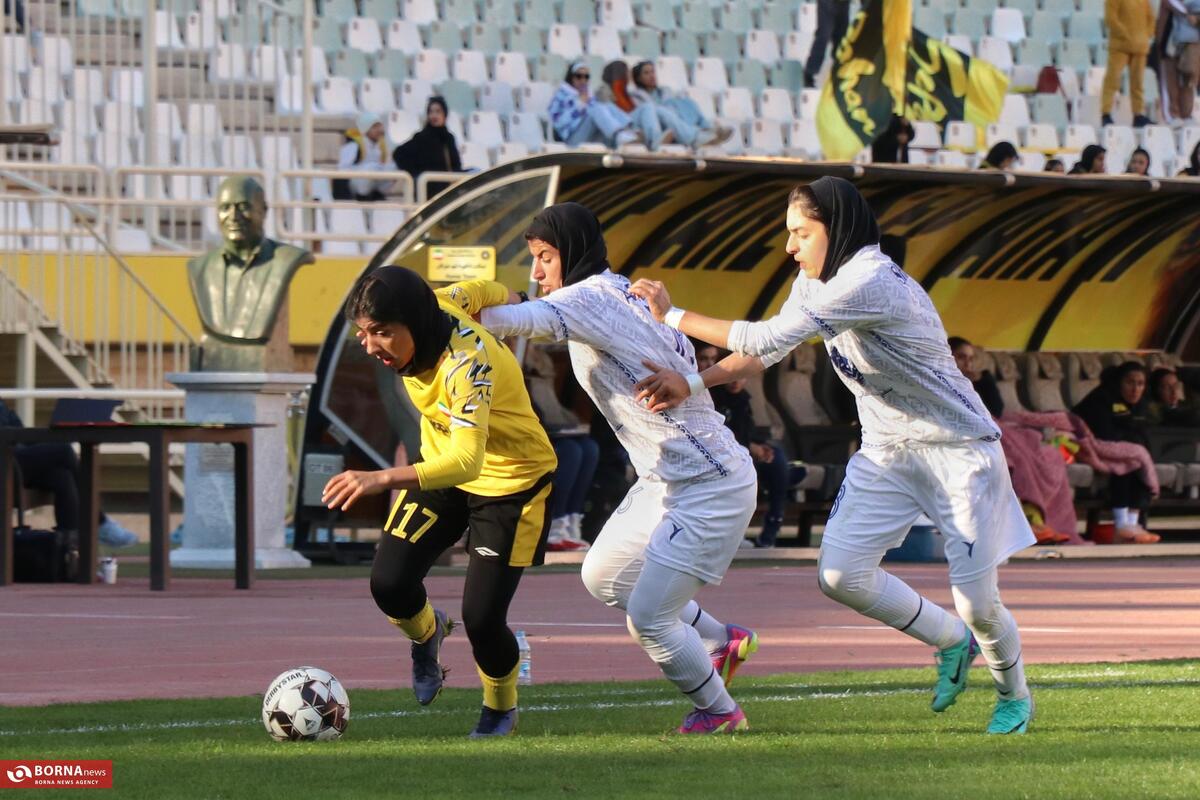 دیدار تیم های فوتبال زنان سپاهان - شهرداری سیرجان