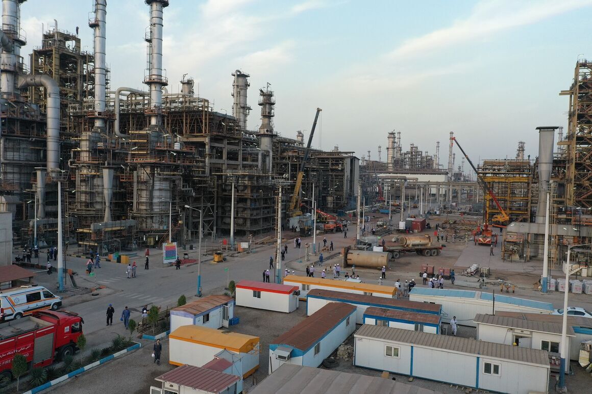 بازسازی پالایشگاههای خارجی با استفاده از دانشبنیان های صنعتی ساز/ چگونه سهامدار پالایشگاه فراسرزمینی شویم؟ بازسازی پالایشگاههای خارجی با استفاده از دانشبنیان های صنعتی ساز/ چگونه سهامدار پالایشگاه فراسرزمینی شویم؟