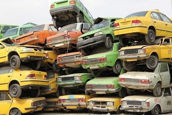عدم اسقاط خودروهای فرسوده مصرف بنزین را بالا می‌برد