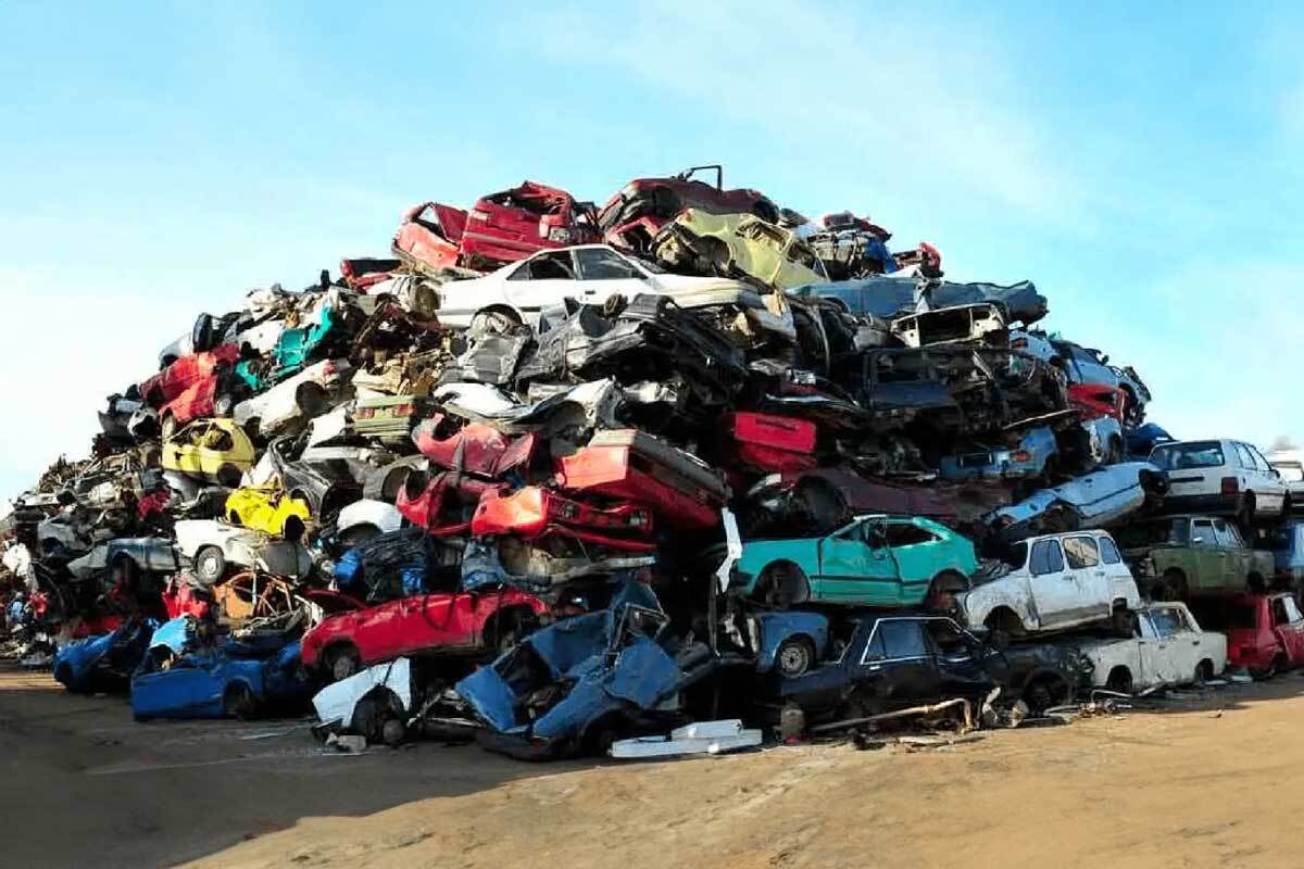 عدم اسقاط خودروهای فرسوده مصرف بنزین را بالا می‌برد