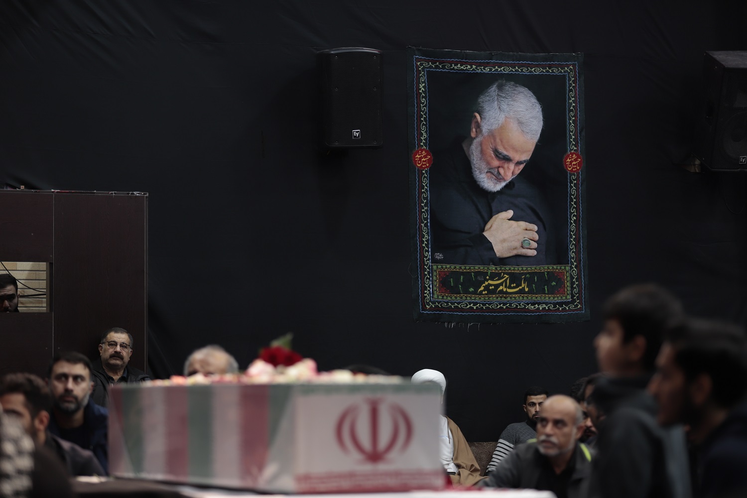 پیکر مطهر شهید گمنام 22 ساله در یادمان منطقه ویژه ماهشهر به آغوش خاک سپرده شد پیکر مطهر شهید گمنام 22 ساله در یادمان منطقه ویژه ماهشهر به آغوش خاک سپرده شد