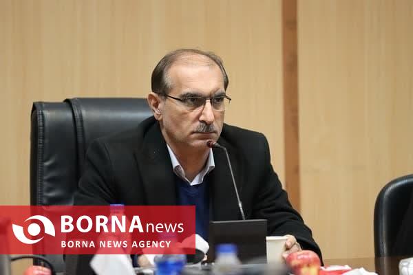 پیوند بعد مادی و معنوی انسانها ، در حوزه و دانشگاه متجلی و معنی پیدا می کند