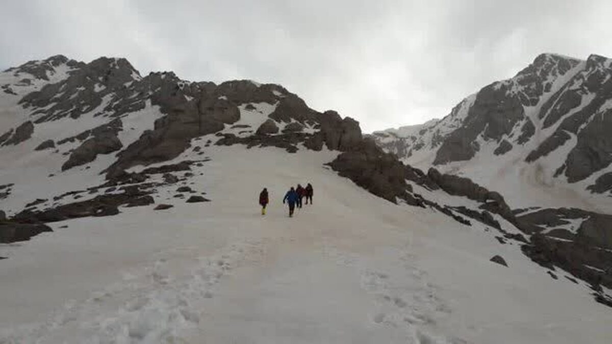 جانباختن ۵ کوهنورد در حادثه بهمن اشترانکوه لرستان
