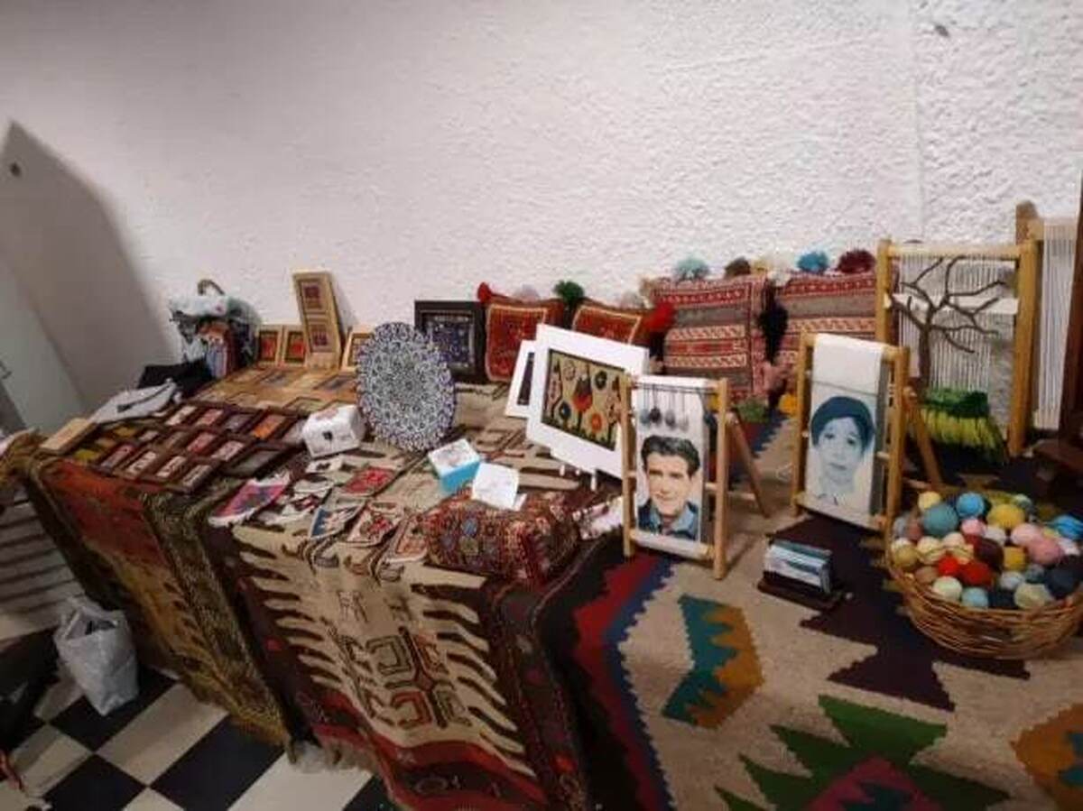 برپایی نمایشگاه فرش و صنایع دستی در دانشگاه استاد فرشچیان