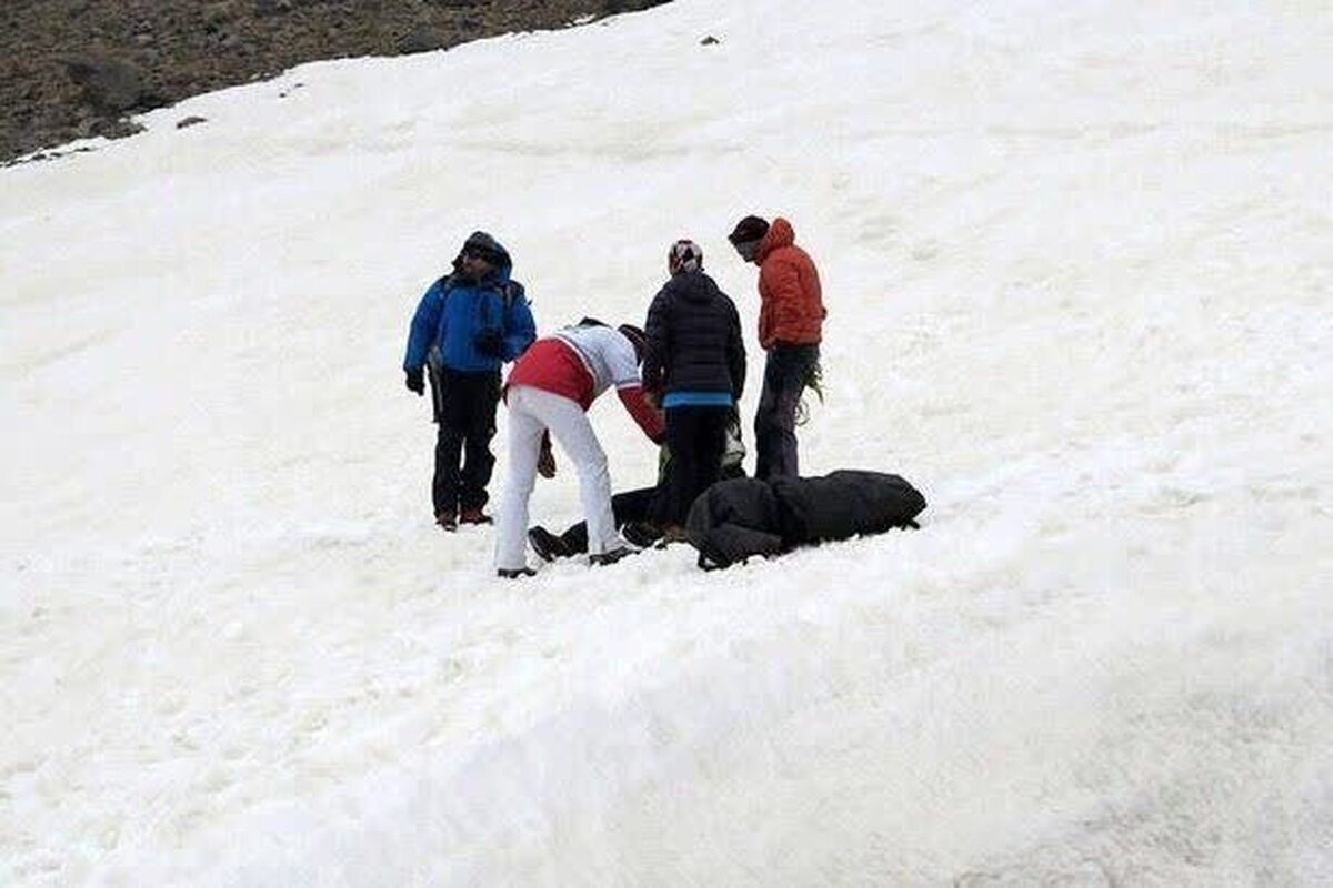 پیدا شدن جسد ۲ کوهنورد دیگر  حادثه بهمن اشترانکوه