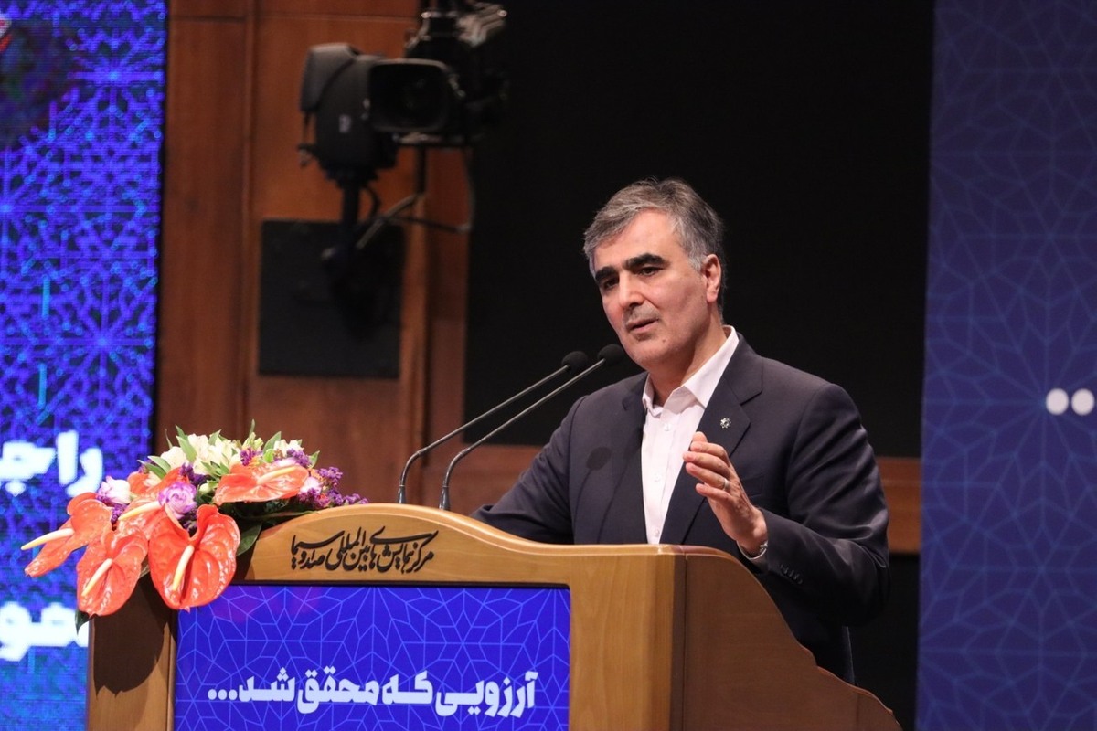 وام قرض‌الحسنه بدون کارمزد رونمایی شد/ تدوین اساسنامه بانک‌های تجاری، قرض‌الحسنه و توسعه‌ای در بانک مرکزی