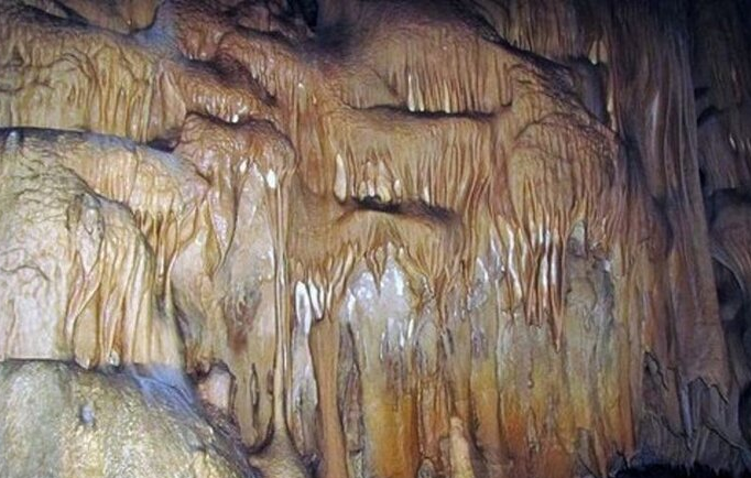 غارهای زیبا در استان قزوین مکانی جذاب برای مسافران نوروزی 