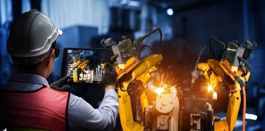 نادری: حمایت از تولید بار اول برای کشور و صنایع دو سر سود است