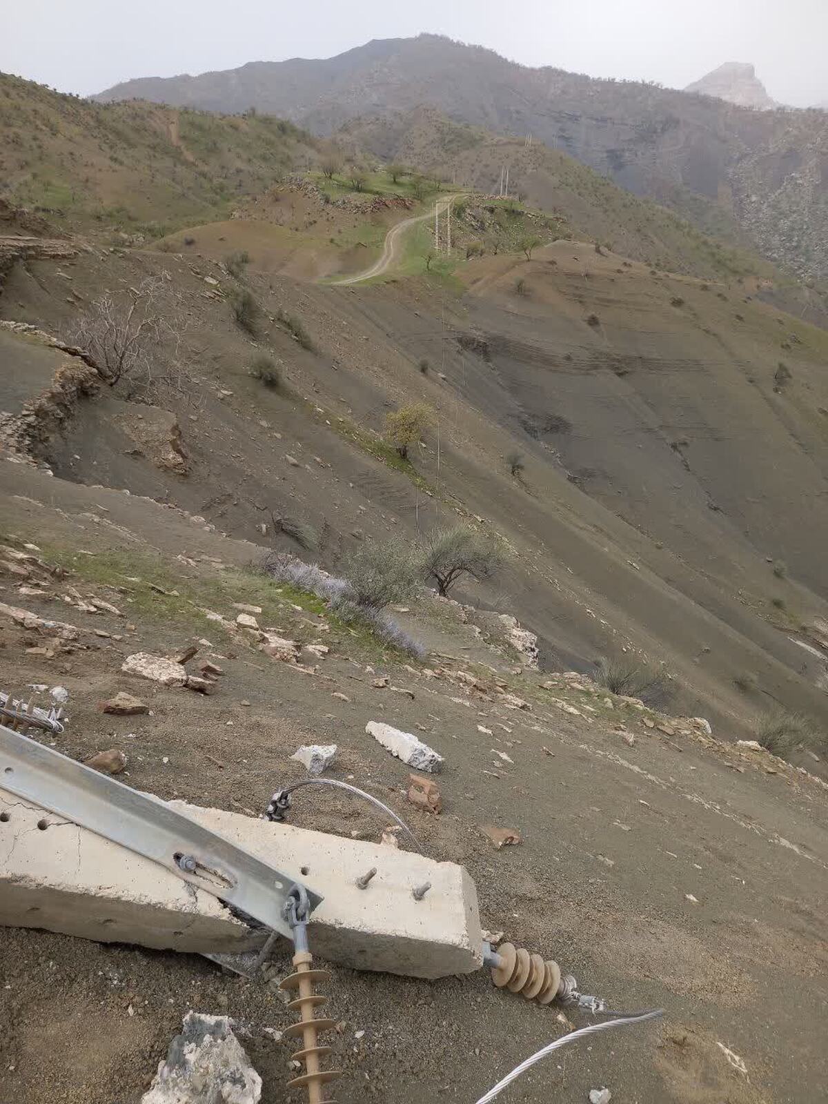 اتصال برق ۲۰۰ روستای حادثه‌دیده از سامانه بارشی اخیر در لرستان