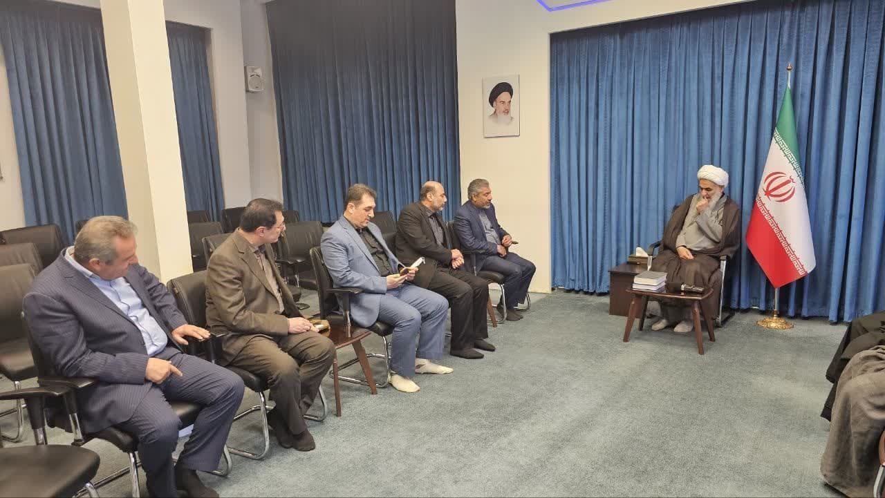 دیدار رئیس نمایندگی وزارت امور خارجه در استان قزوین با امام جمعه 