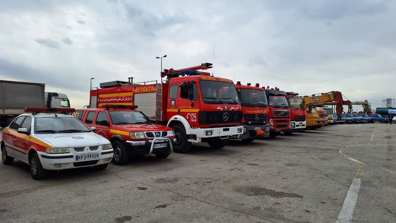 180 نیروی آتش نشان در ایام نوروز در آماده باش کامل بودند 180 نیروی آتش نشان در ایام نوروز در آماده باش کامل بودند