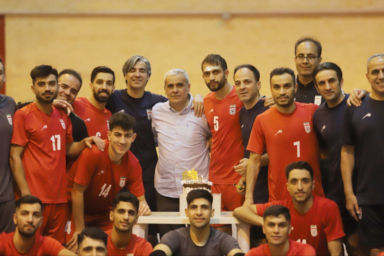 برگزاری جشن تولد آقای گل لیگ در اردوی تیم ملی