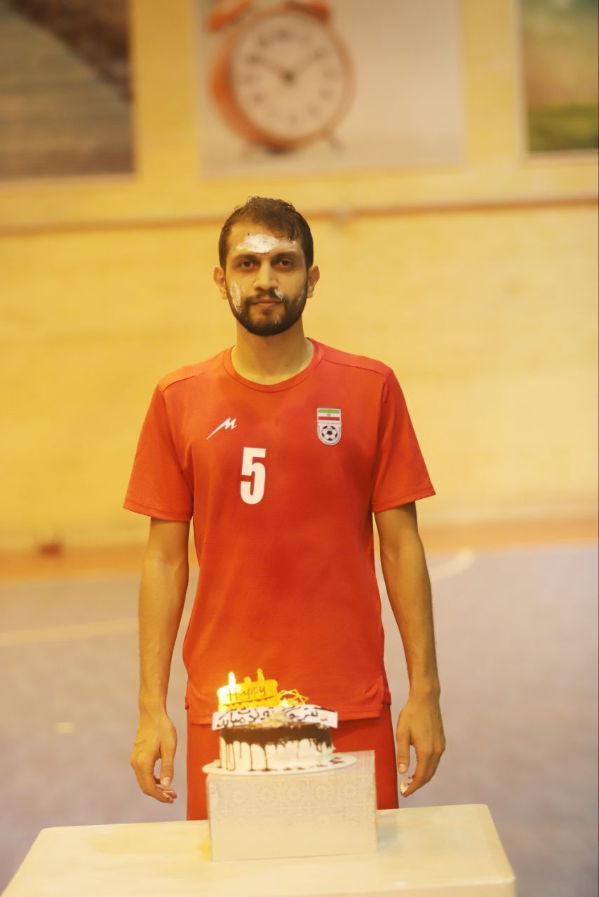 برگزاری جشن تولد آقای گل لیگ در اردوی تیم ملی