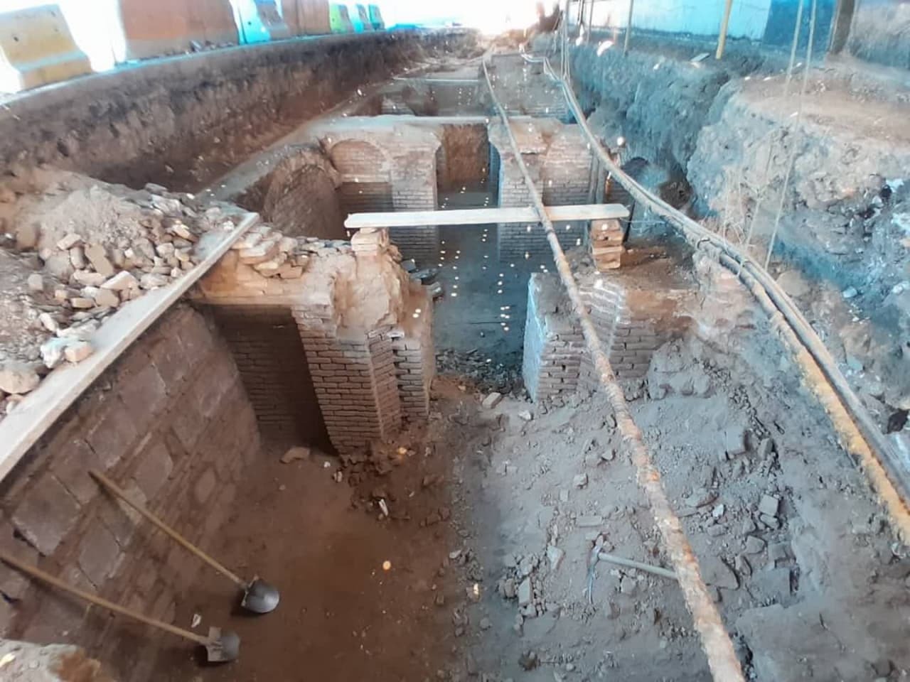 روند مرمت مقبره علمای دینی در محوطه چهارانبیاء به مرمت طاق‌ها رسید   