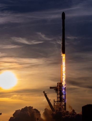 موشک اسپیس ایکس ۱۱ ماهواره را به فضا پرتاب کرد+فیلم