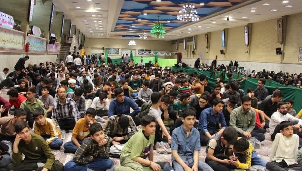 اجتماع هزار نفری کادر نوجوان کانون های مساجد قم در حمایت از کودکان غزه برگزار شد