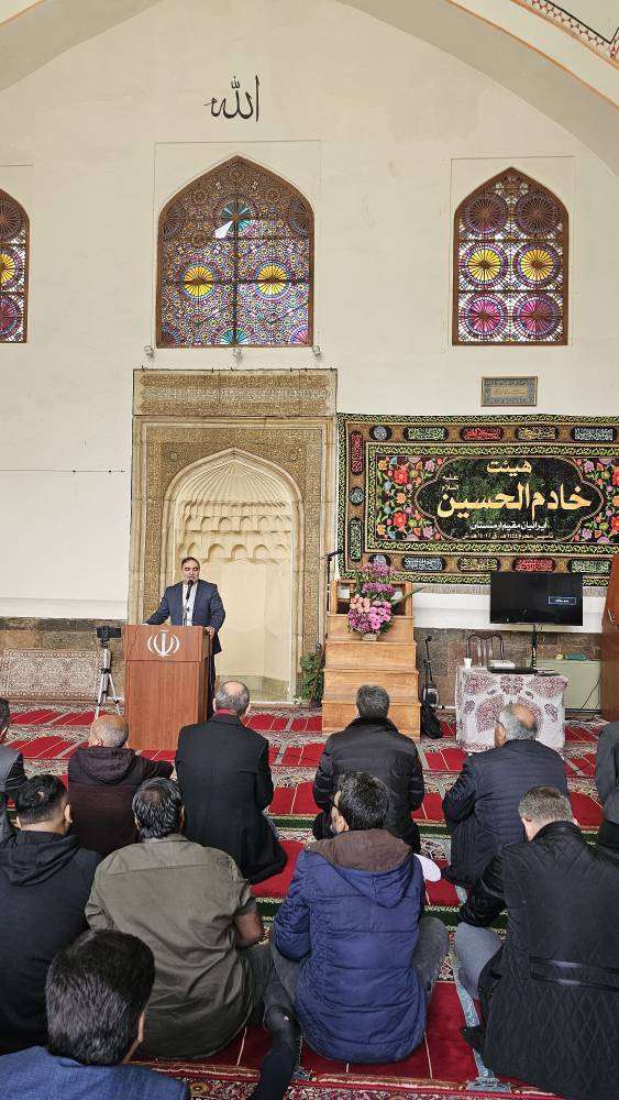 اقامه نماز عید فطر در مسجد کبود ایروان
