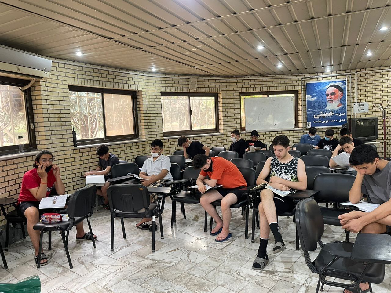 کلاس درس هاکی‌بازان در مسیر قهرمانی