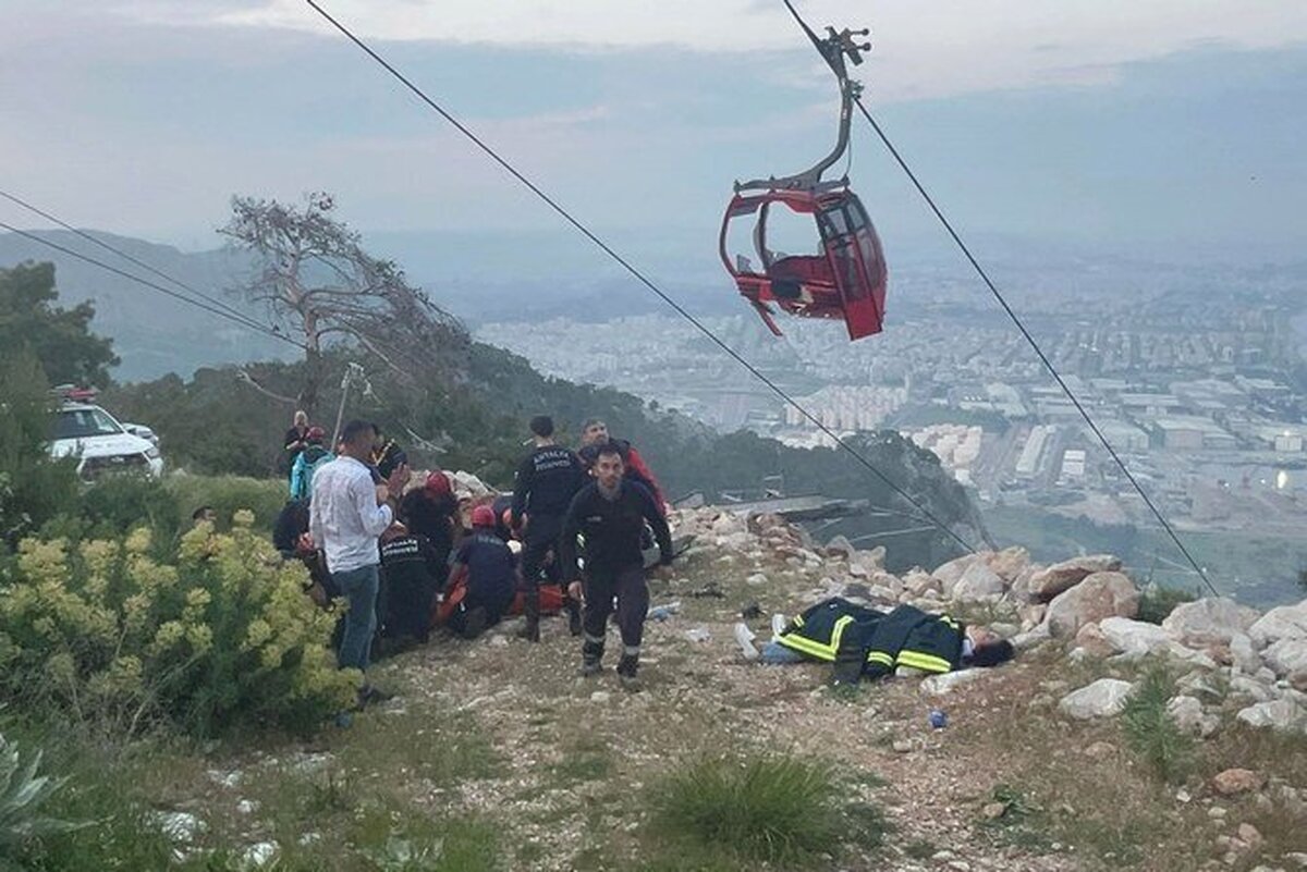 سقوط تله کابین در ترکیه ۸ کشته و زخمی برجای گذاشت