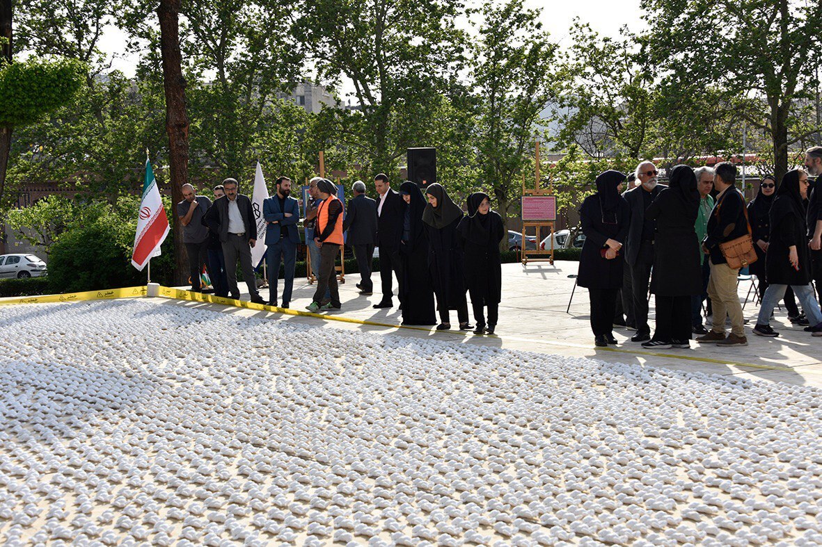 چیدمان «ده هزار جهان» به یاد کودکان شهید غزه افتتاح شد