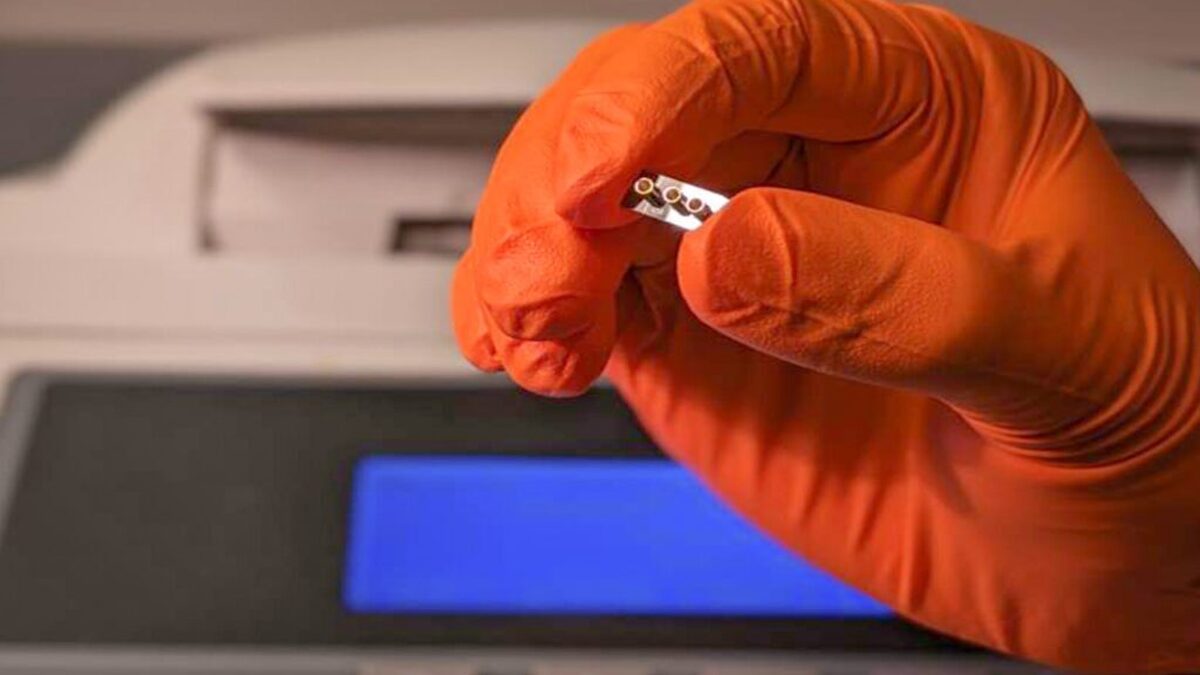 تشخیص سریع ویروس کرونا با آزمایشگاه روی تراشه