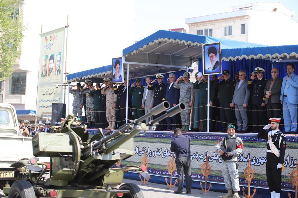 مراسم رژه نیروهای مسلح با حضور استاندار گیلان در رشت برگزار شد مراسم رژه نیروهای مسلح با حضور استاندار گیلان در رشت برگزار شد