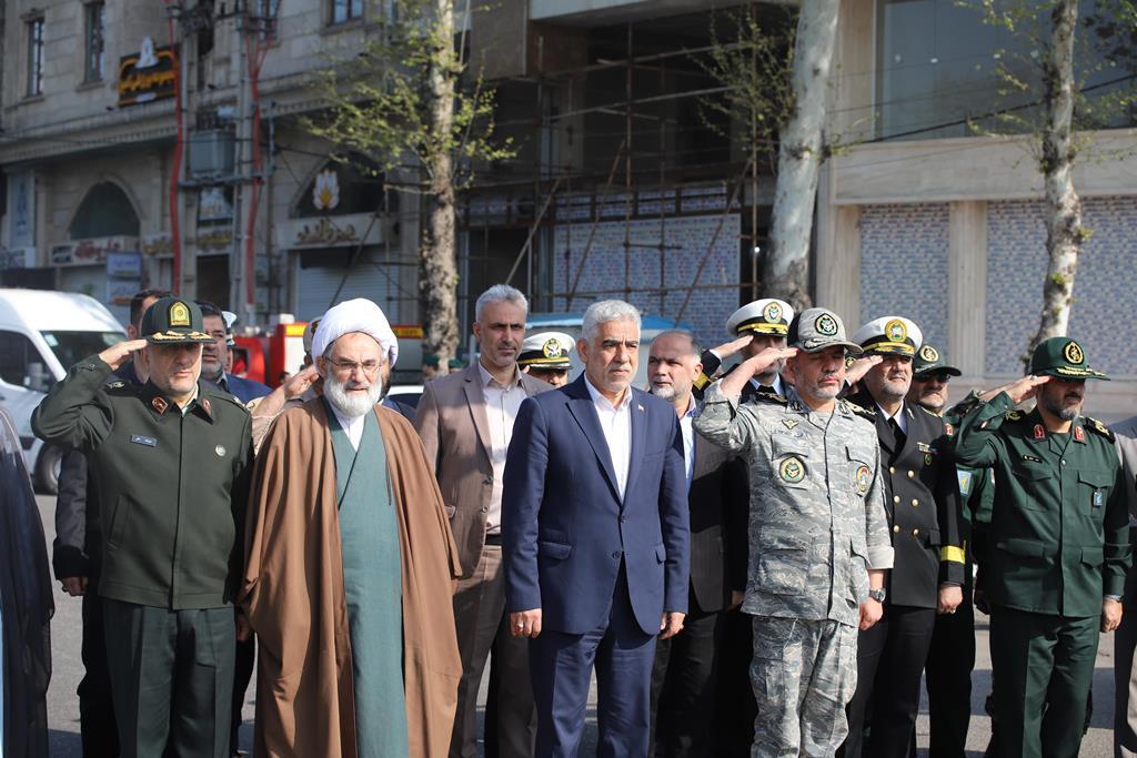 مراسم رژه نیروهای مسلح با حضور استاندار گیلان در رشت برگزار شد مراسم رژه نیروهای مسلح با حضور استاندار گیلان در رشت برگزار شد